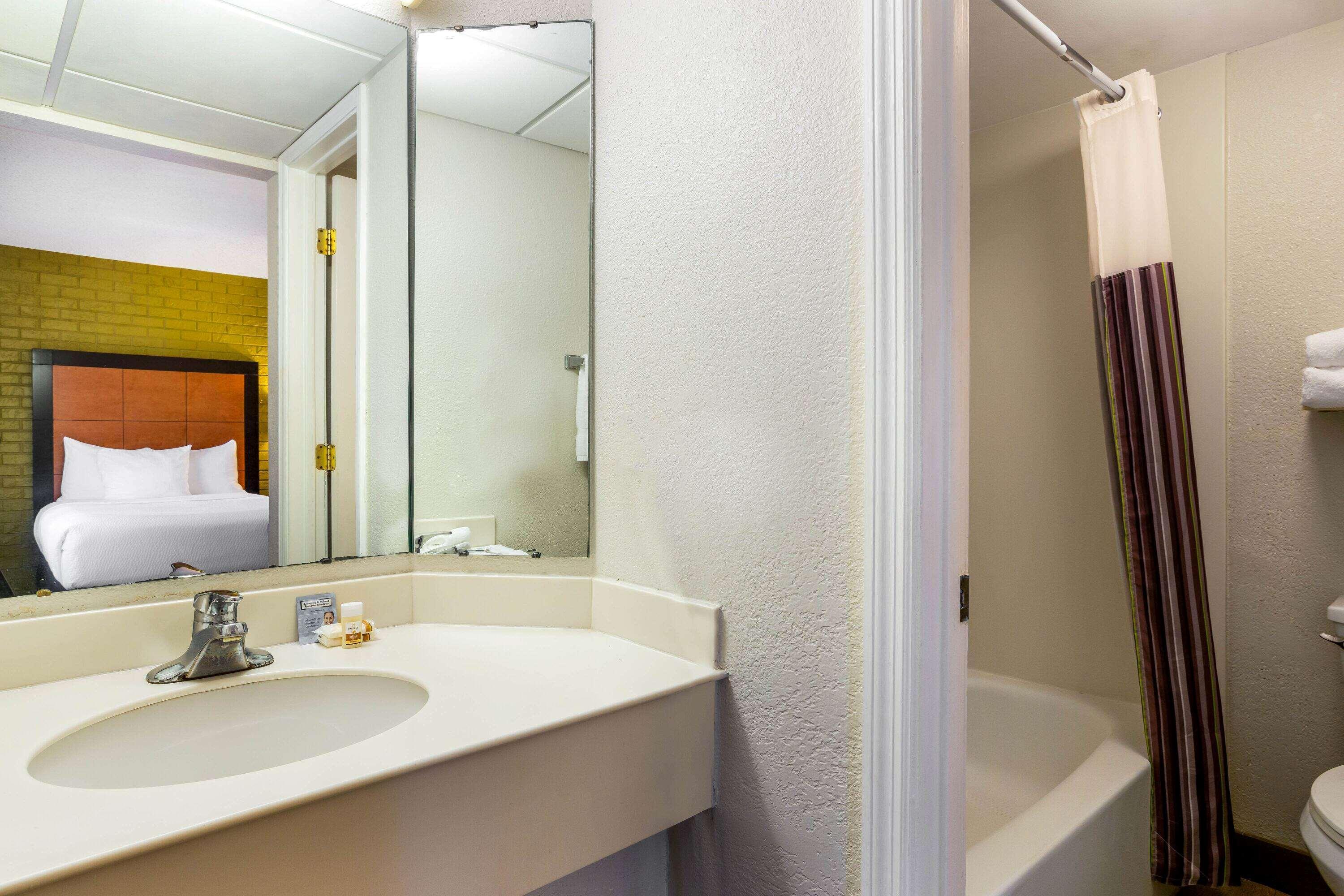 La Quinta Inn Tampa Airport Stadium Westshore Exteriör bild